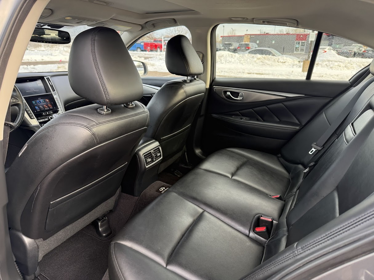 Infiniti Q50 3.0t LUXE AWD 2021