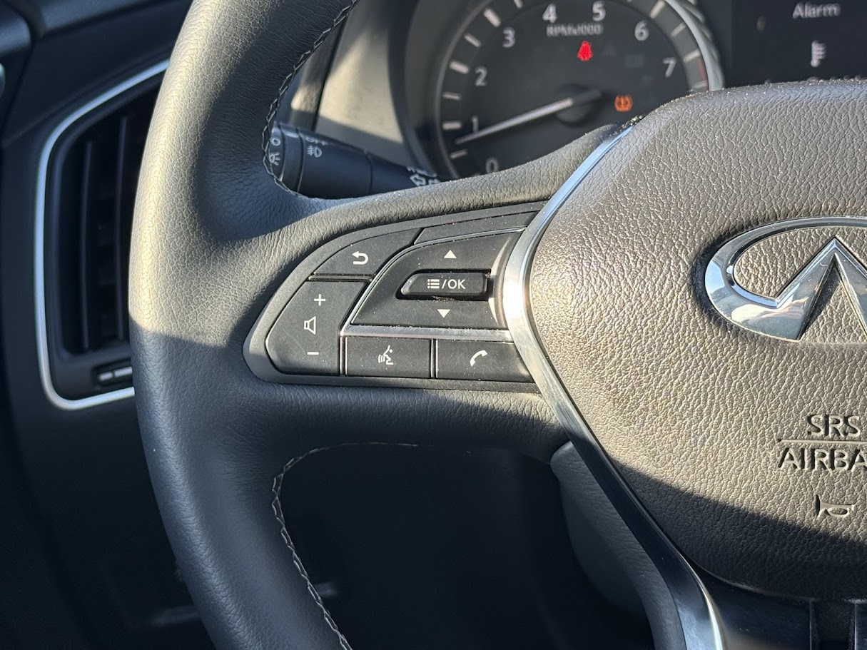 Infiniti Q50 3.0t LUXE AWD 2021