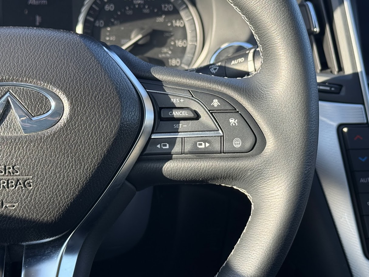 Infiniti Q50 3.0t LUXE AWD 2021