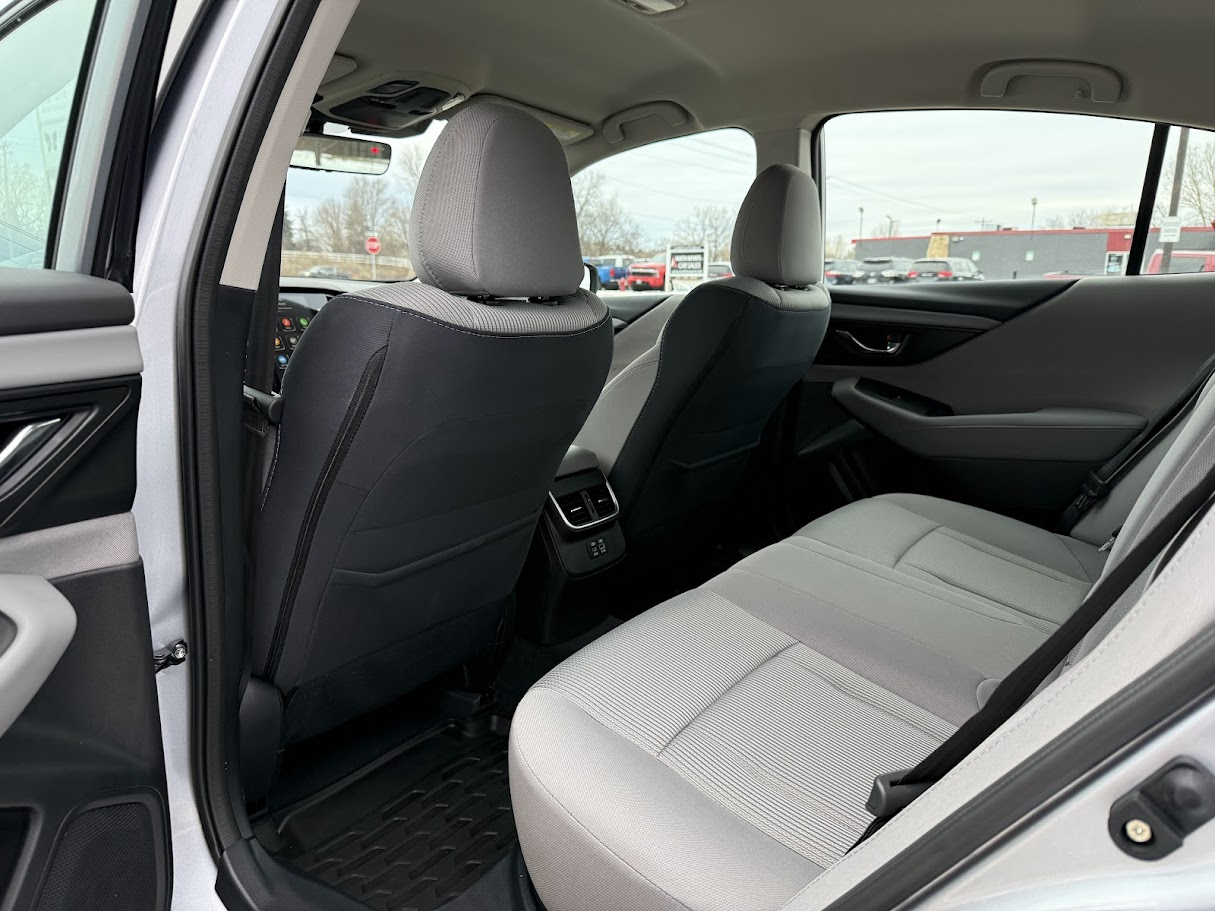 Subaru Legacy Premium 2025