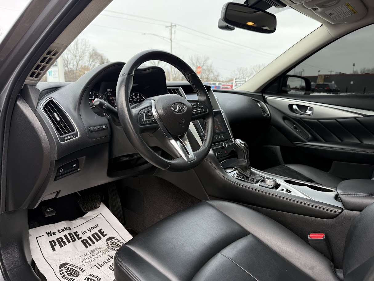 Infiniti Q50 3.0t LUXE AWD 2021