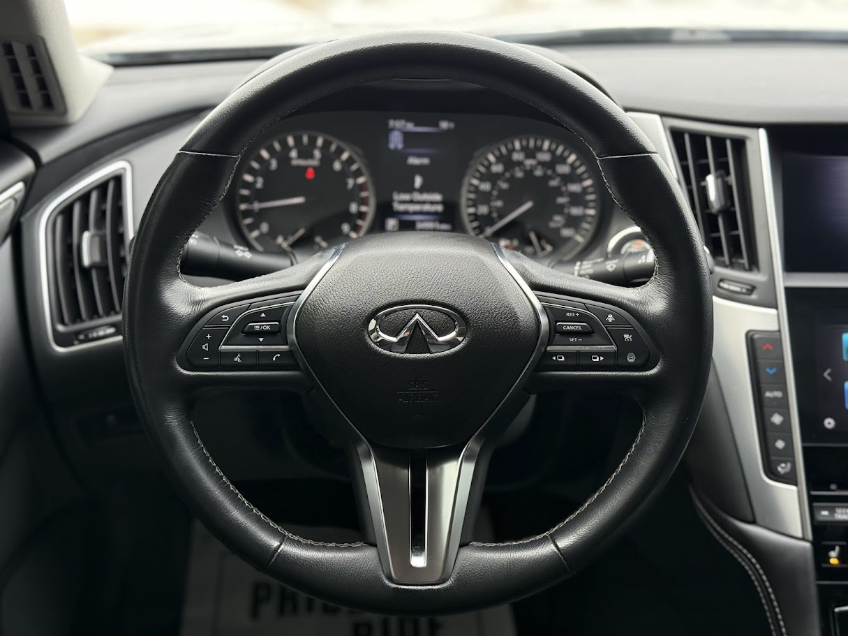 Infiniti Q50 3.0t LUXE AWD 2021