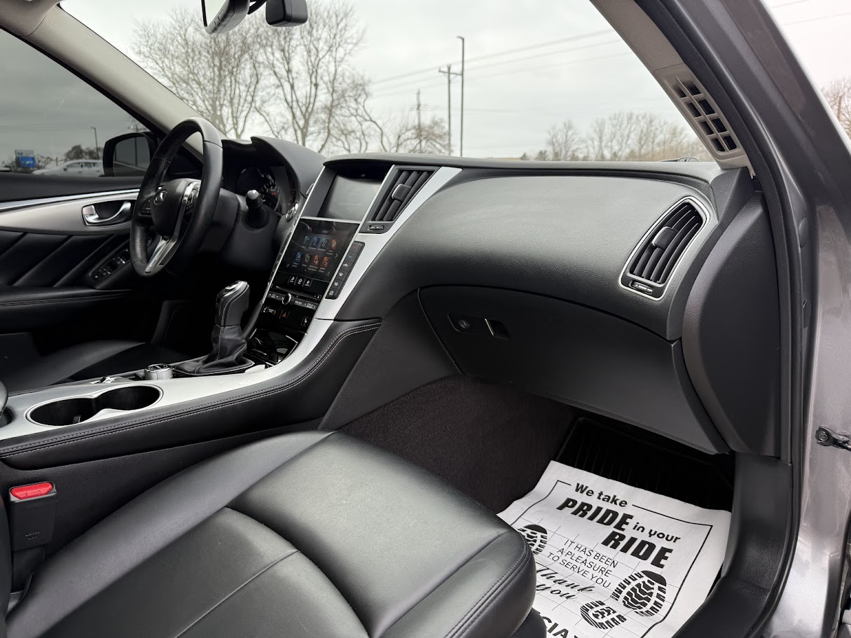 Infiniti Q50 3.0t LUXE AWD 2021