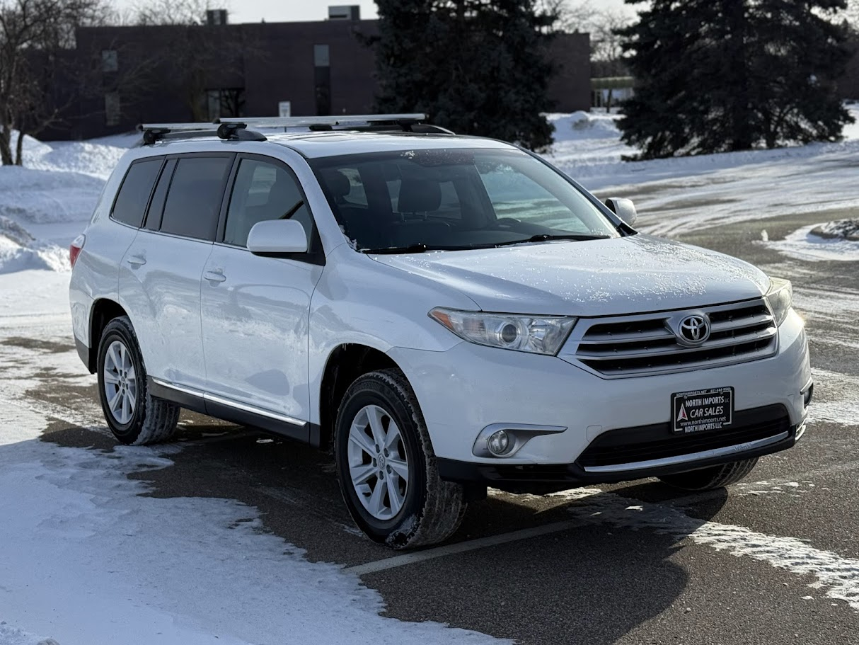 Toyota Highlander Base 4WD 2013