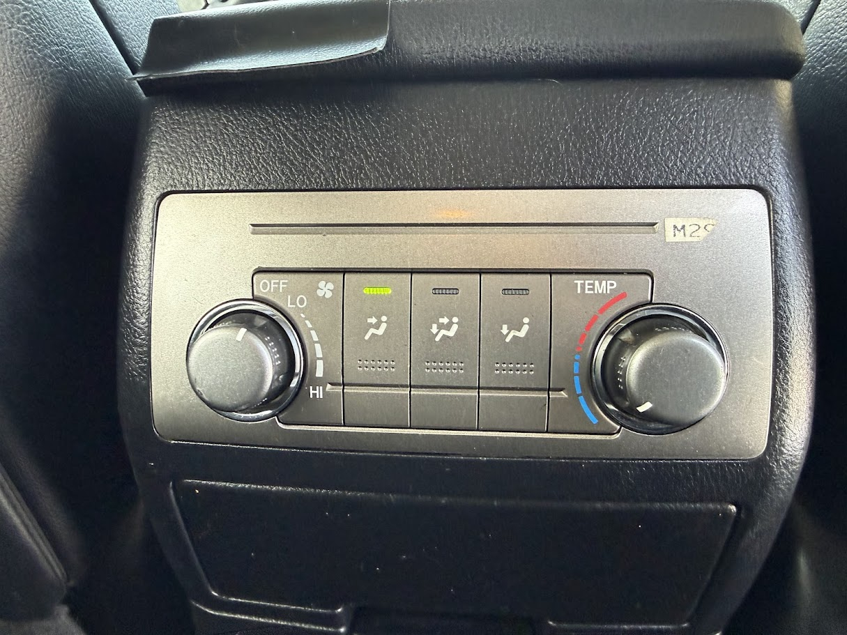 Toyota Highlander Base 4WD 2013