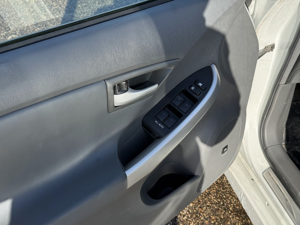 Toyota Prius Prius V 2010