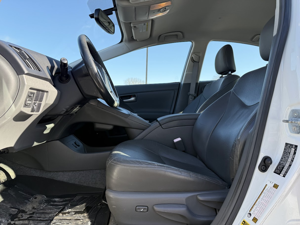 Toyota Prius Prius V 2010