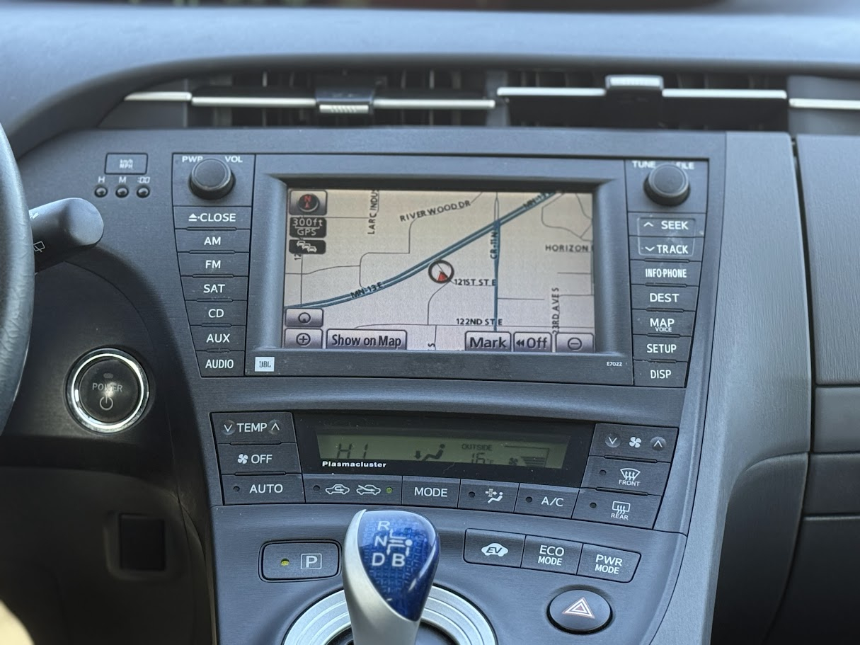 Toyota Prius Prius V 2010