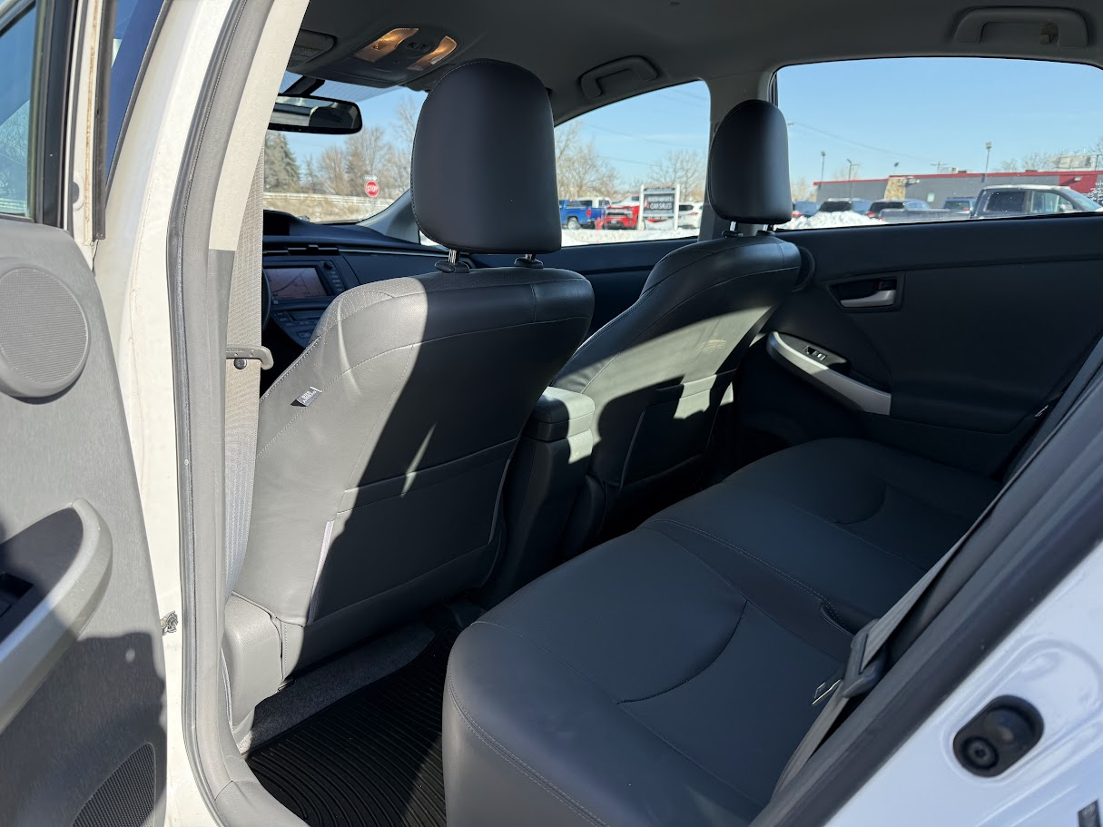 Toyota Prius Prius V 2010