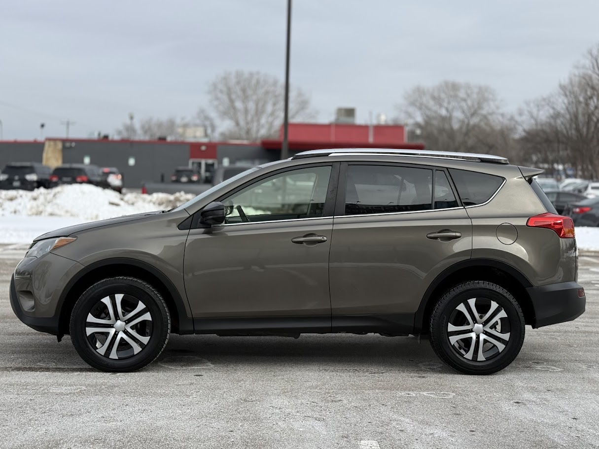 Toyota RAV4 LE AWD 2015