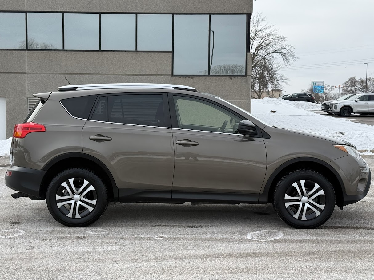 Toyota RAV4 LE AWD 2015