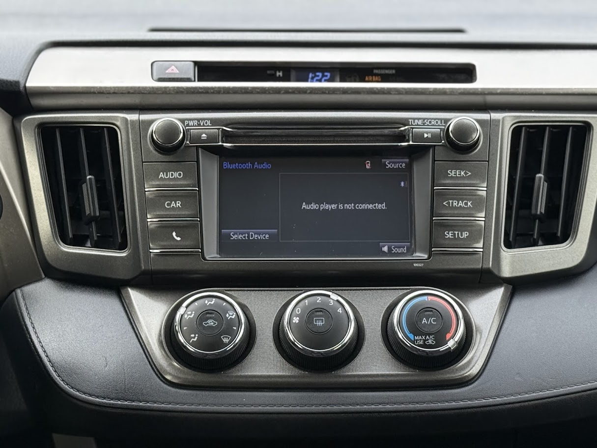 Toyota RAV4 LE AWD 2015