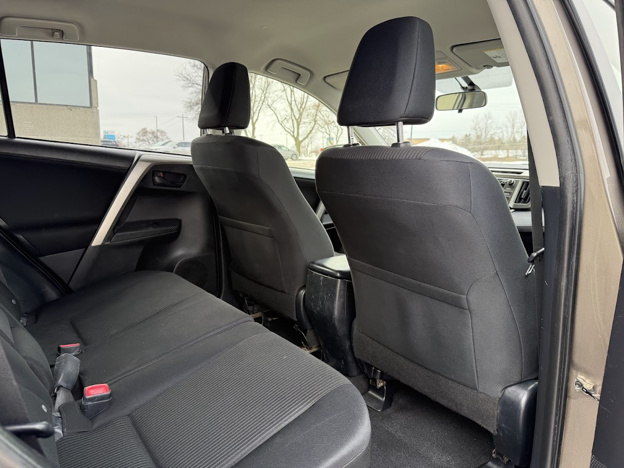 Toyota RAV4 LE AWD 2015