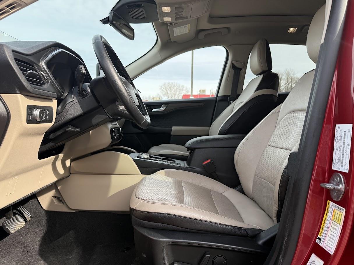 Ford Escape Hybrid Titanium 2020