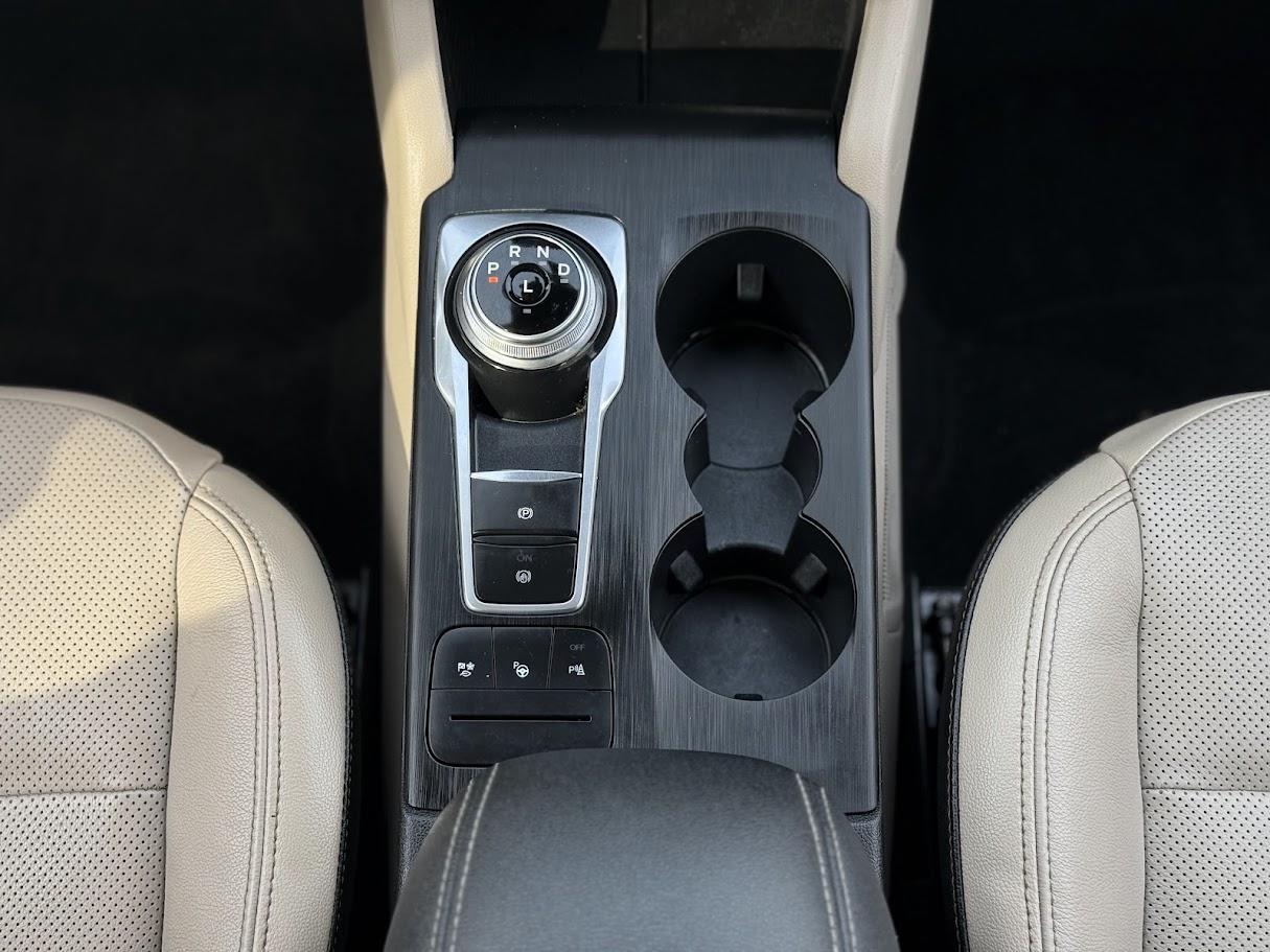 Ford Escape Hybrid Titanium 2020