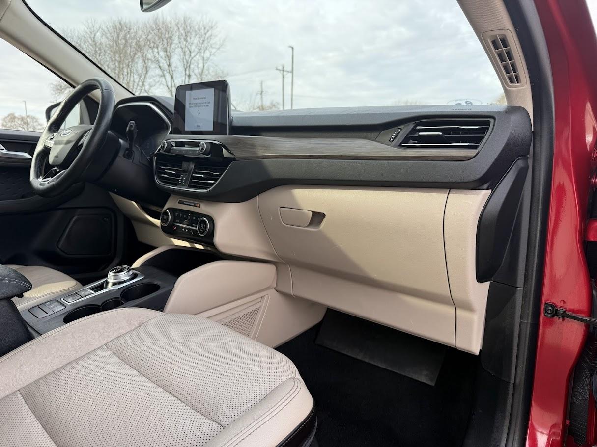 Ford Escape Hybrid Titanium 2020