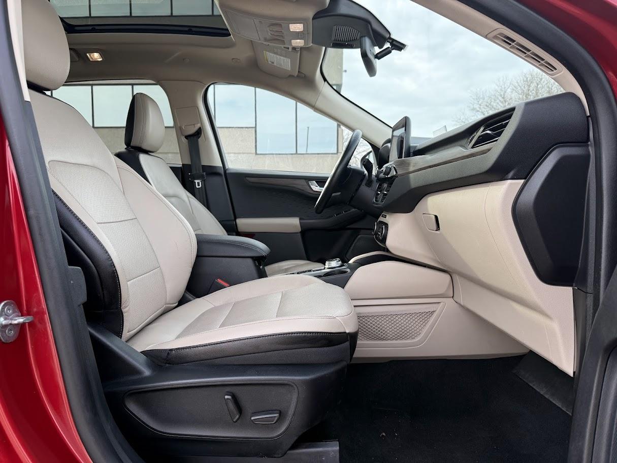 Ford Escape Hybrid Titanium 2020