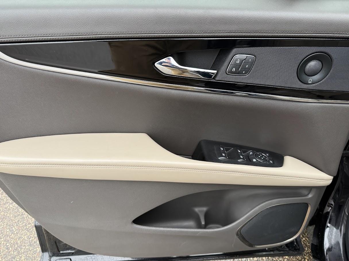 Lincoln Nautilus Reserve AWD 2021