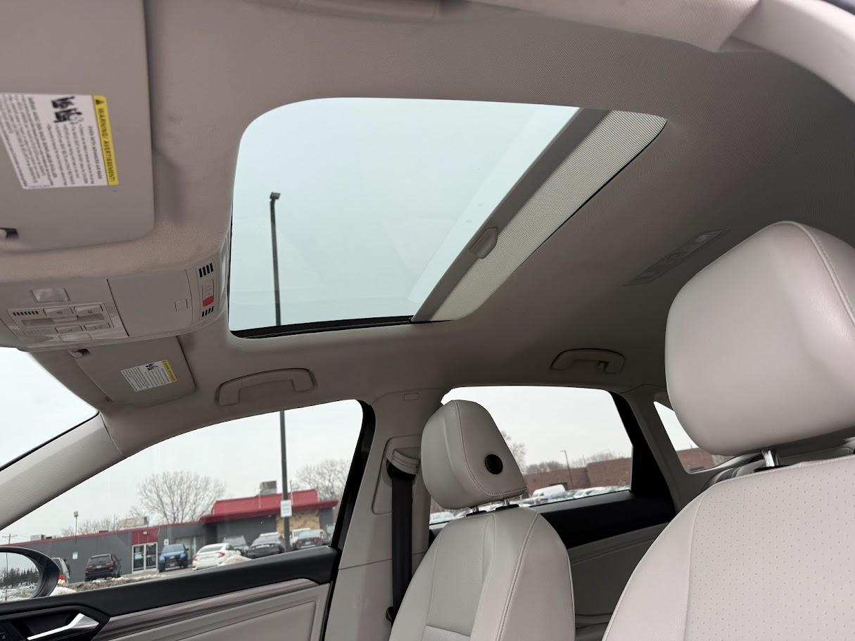 Volkswagen Jetta 1.4T SEL 8A 2019