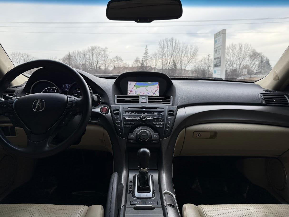 Acura TL 6-Speed AT with Tech Package and 18-In. WP 2012