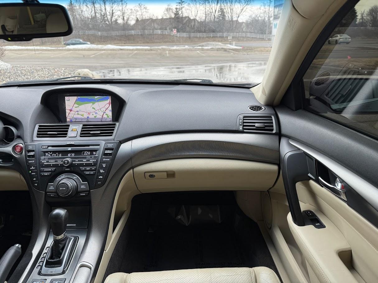 Acura TL 6-Speed AT with Tech Package and 18-In. WP 2012