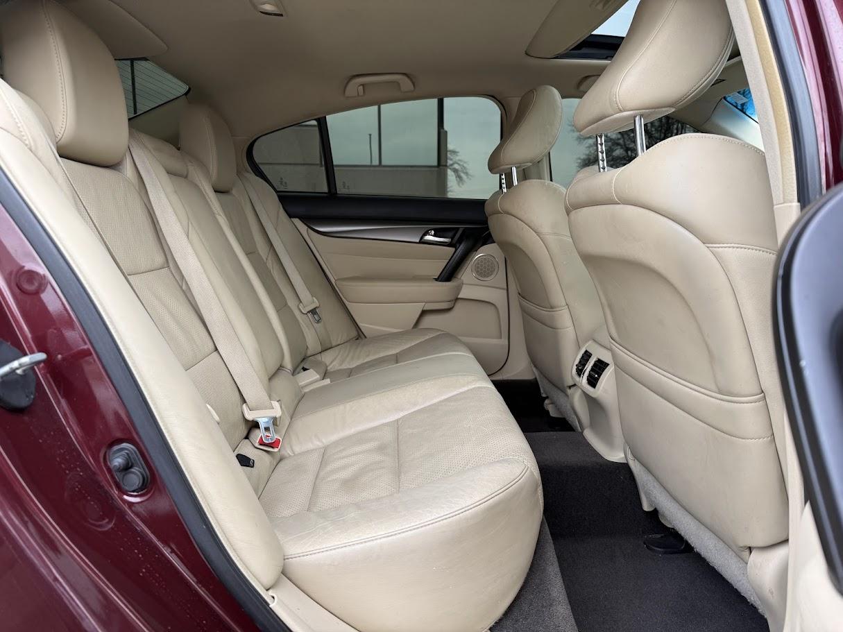 Acura TL 6-Speed AT with Tech Package and 18-In. WP 2012