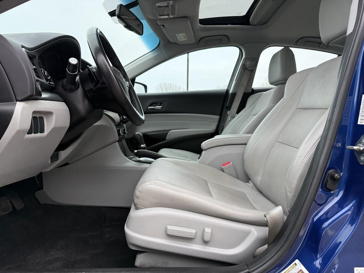 Acura ILX 8-Spd AT w/ Premium Package 2016