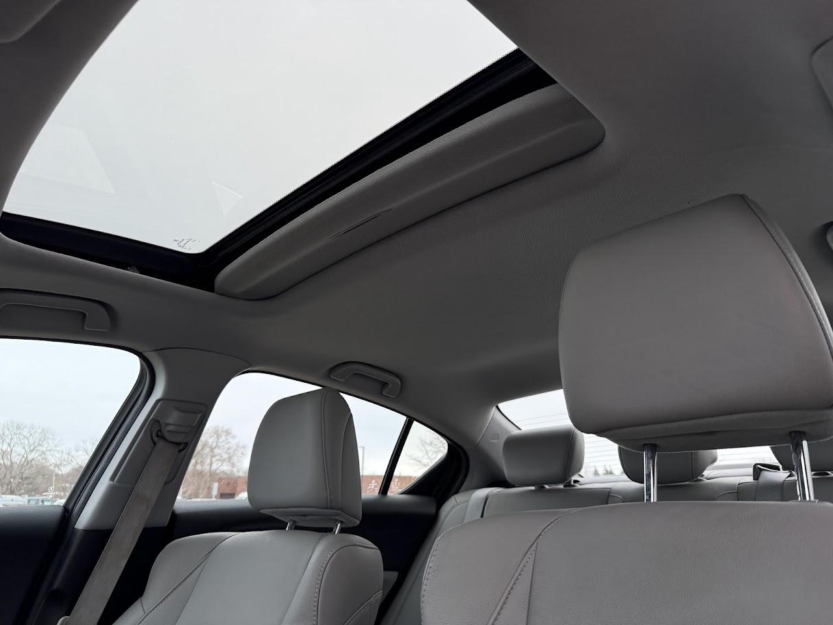 Acura ILX 8-Spd AT w/ Premium Package 2016