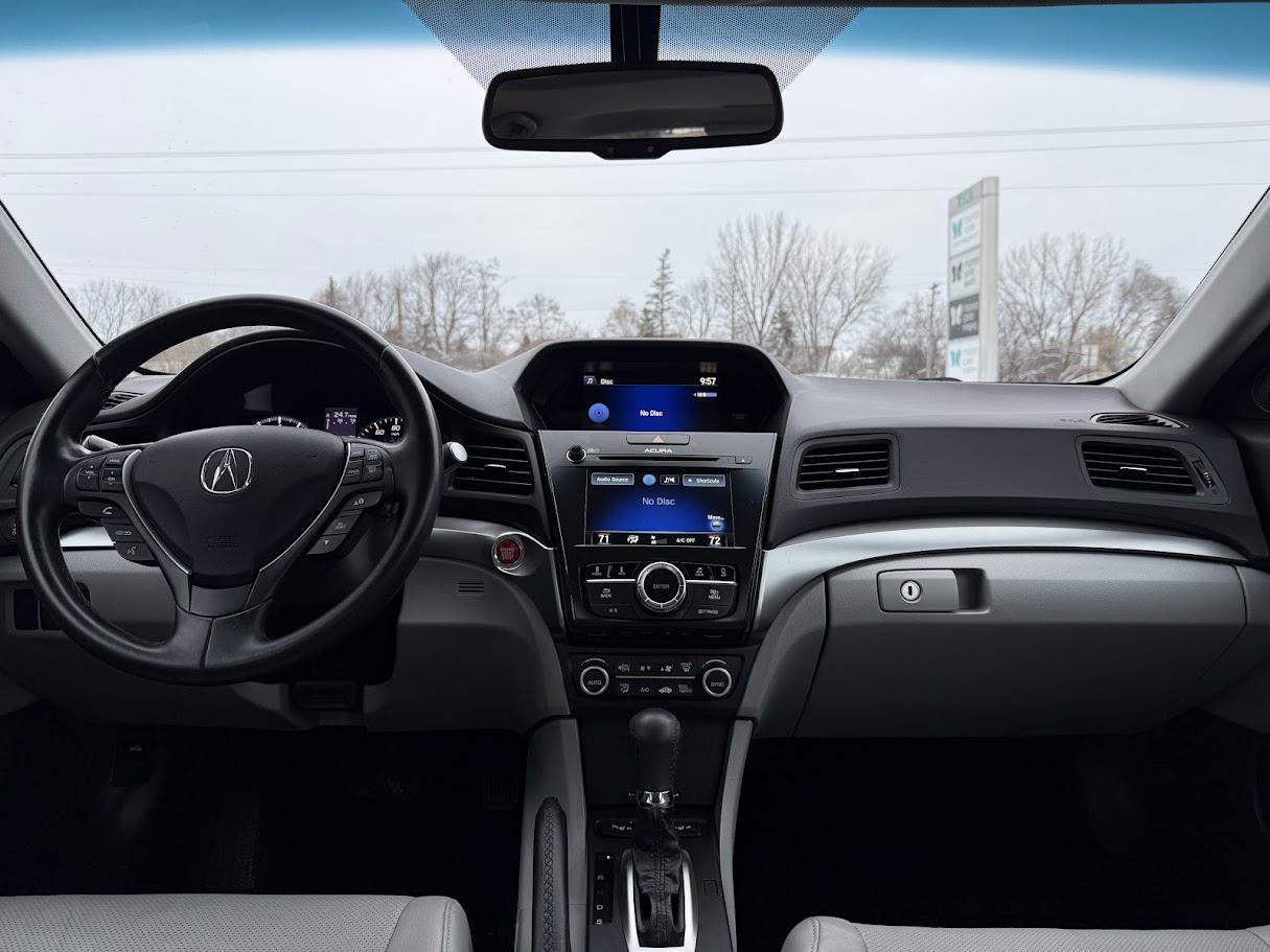 Acura ILX 8-Spd AT w/ Premium Package 2016