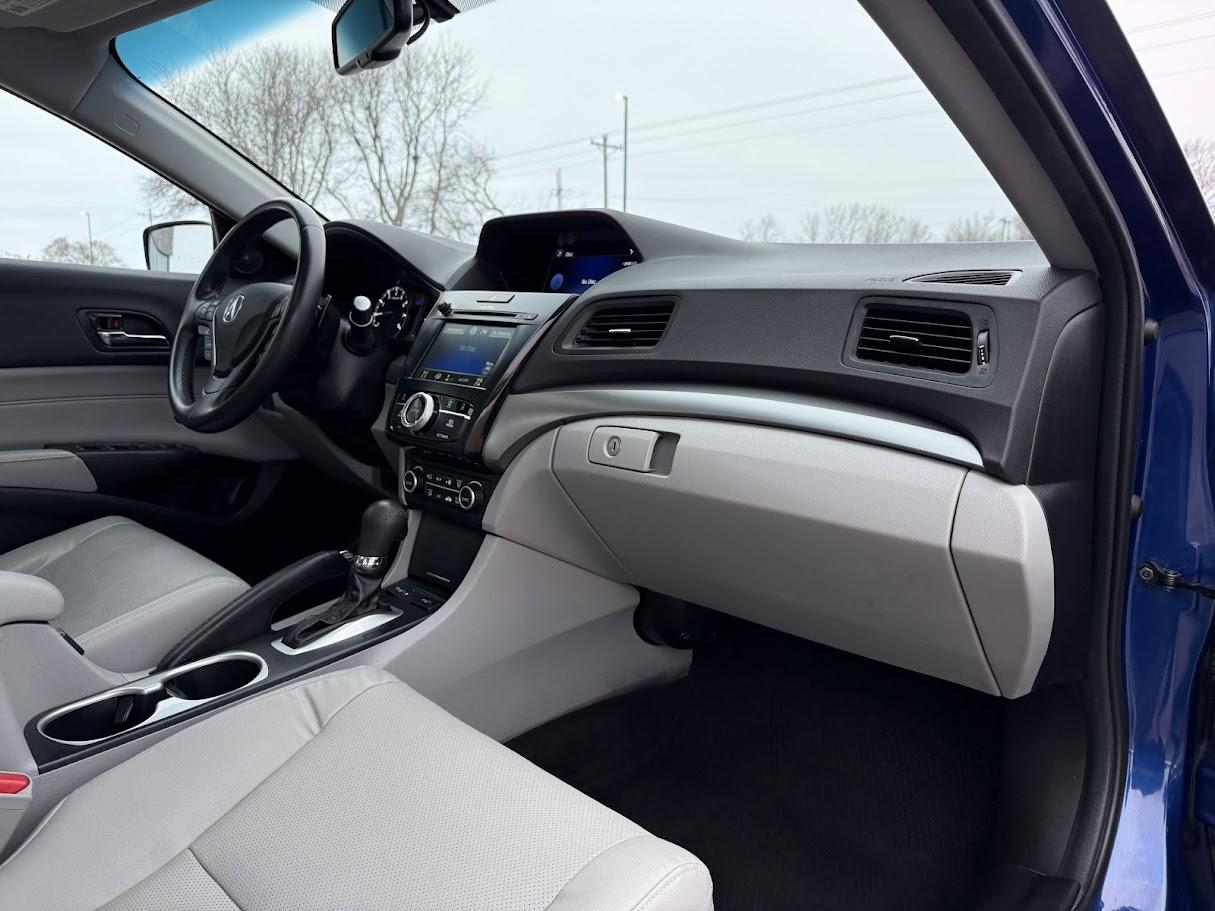 Acura ILX 8-Spd AT w/ Premium Package 2016