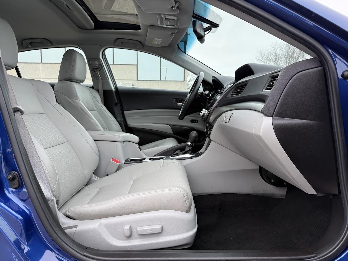 Acura ILX 8-Spd AT w/ Premium Package 2016