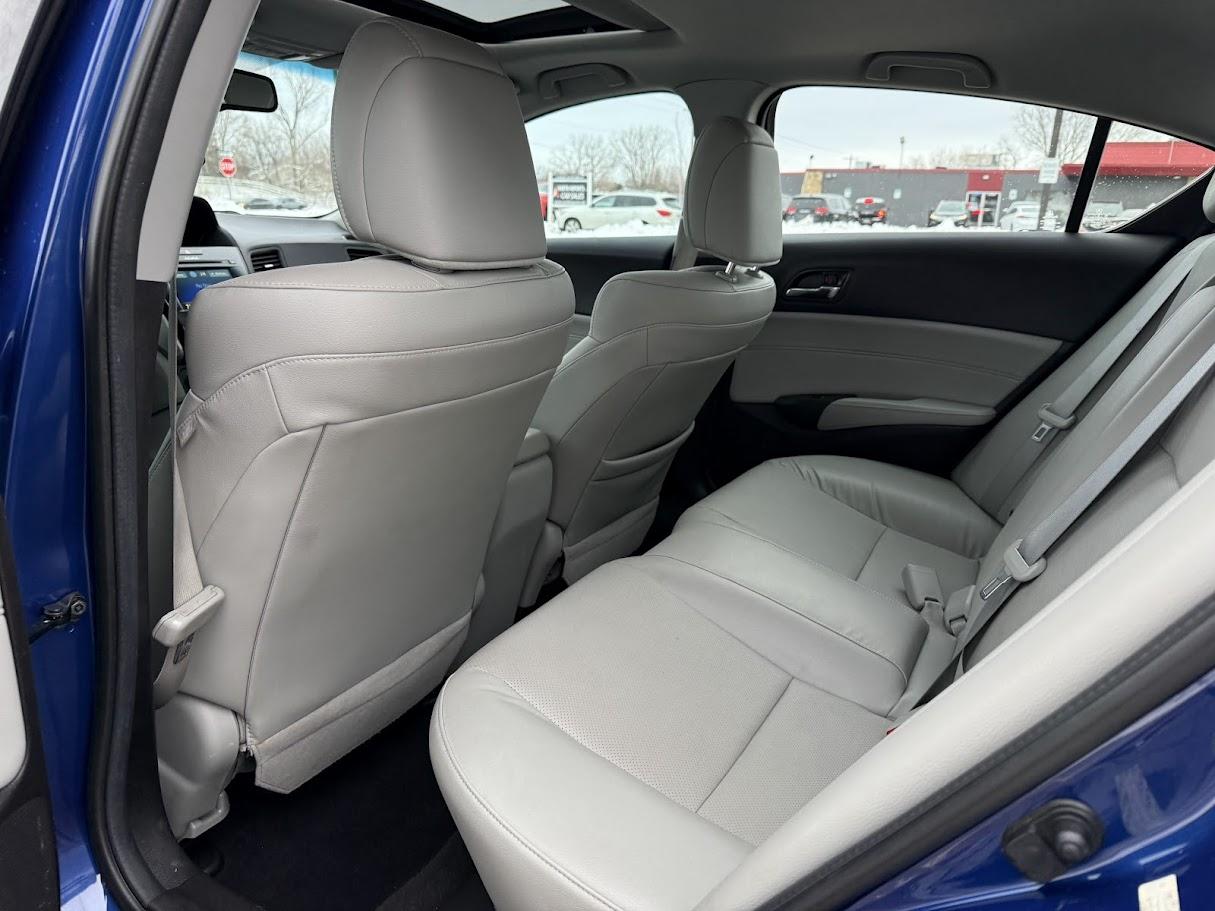 Acura ILX 8-Spd AT w/ Premium Package 2016