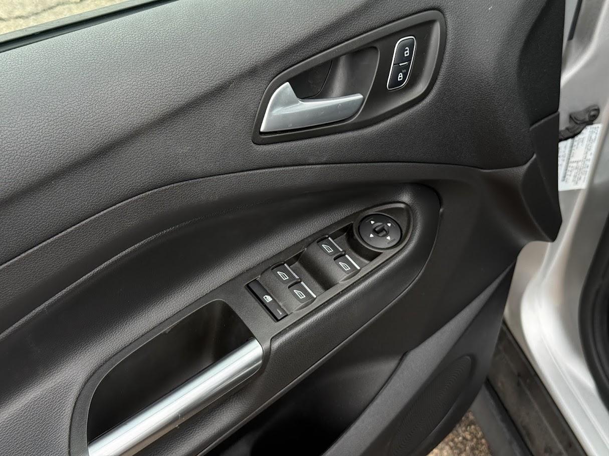 Ford C-Max Hybrid SE 2017