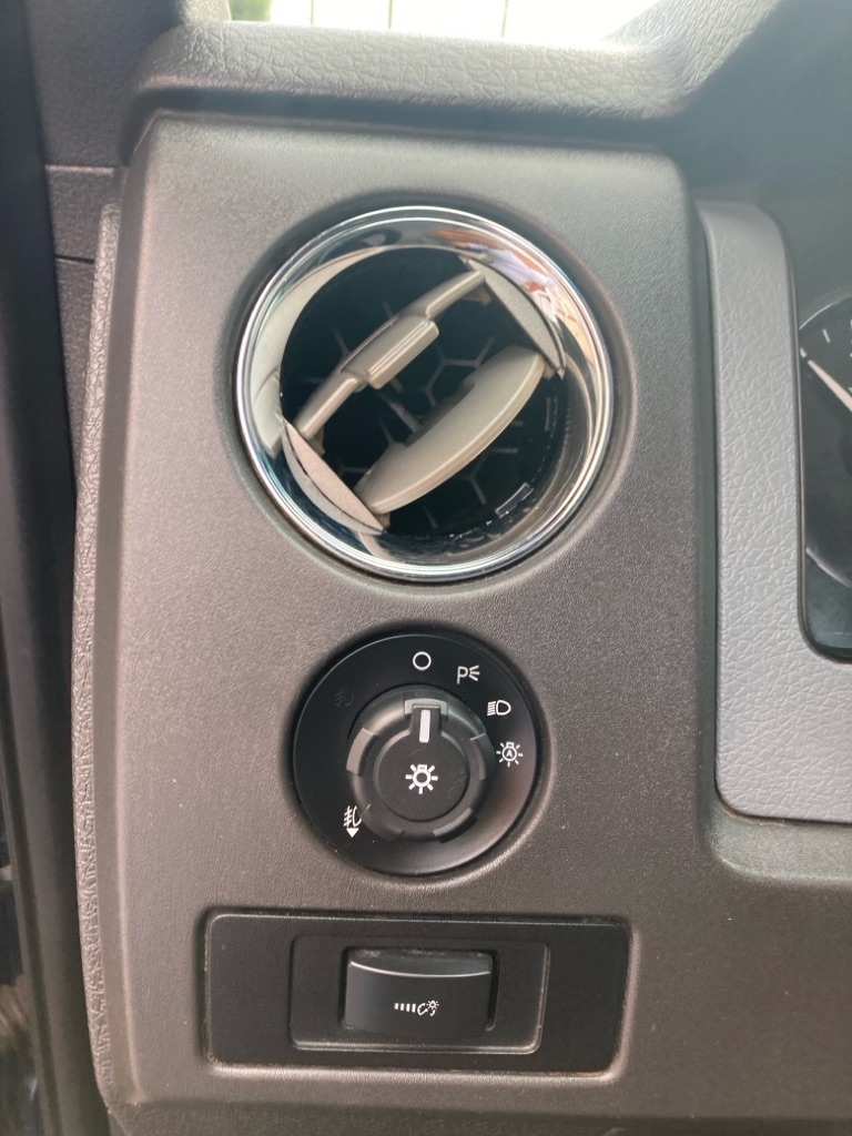 Ford F-150 XL SuperCrew 5.5-ft. Bed 2WD 2012