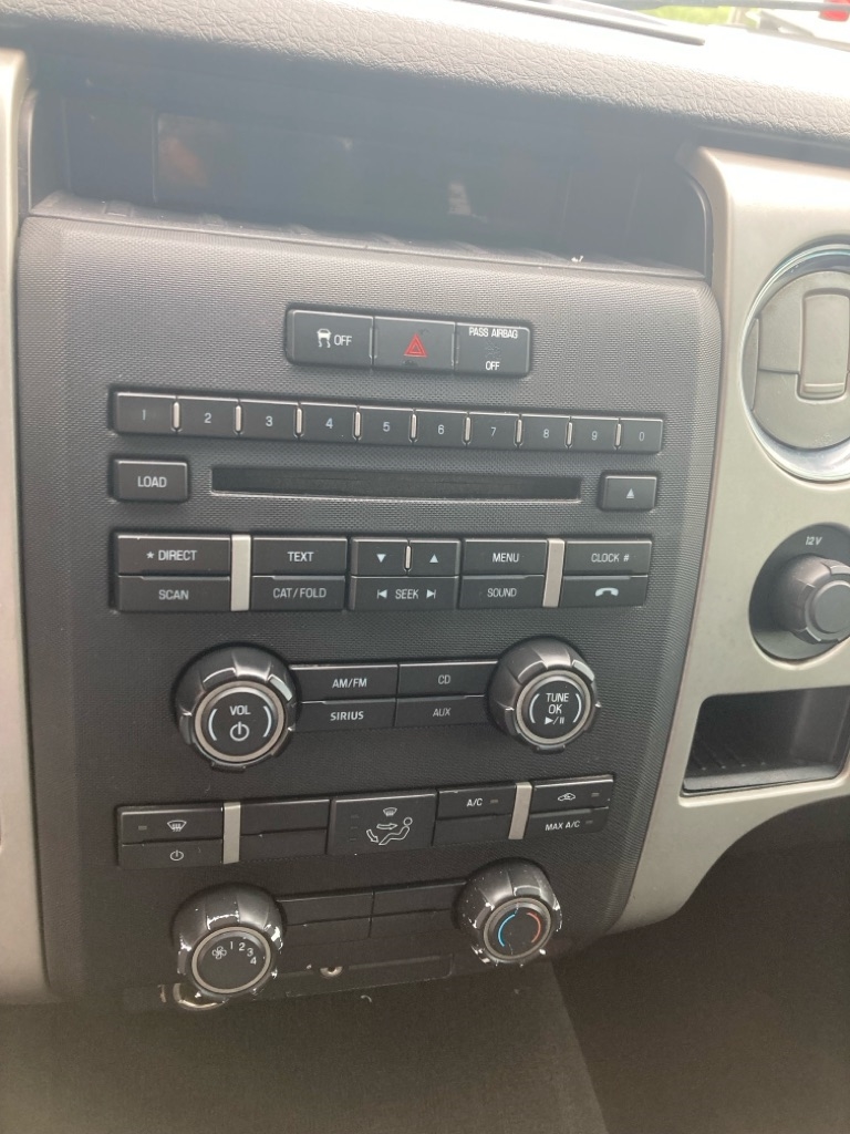 Ford F-150 XL SuperCrew 5.5-ft. Bed 2WD 2012