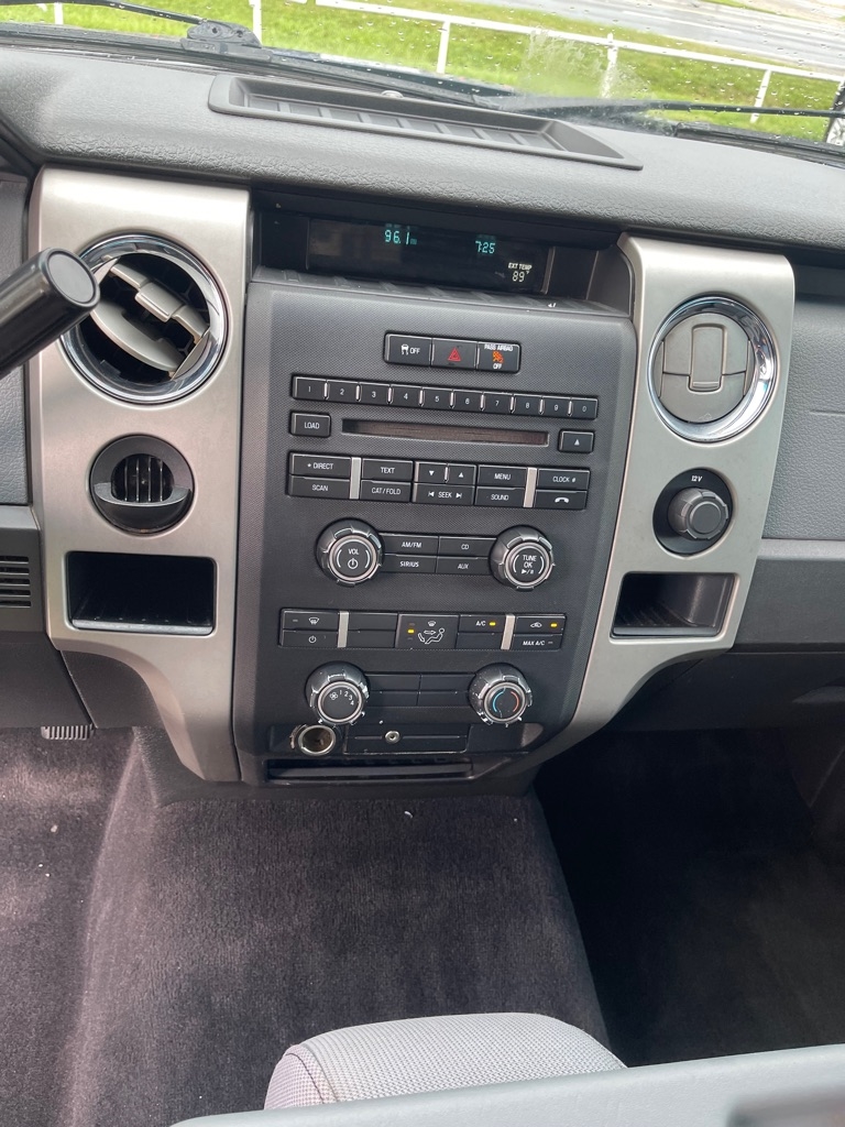 Ford F-150 XL SuperCrew 5.5-ft. Bed 2WD 2012