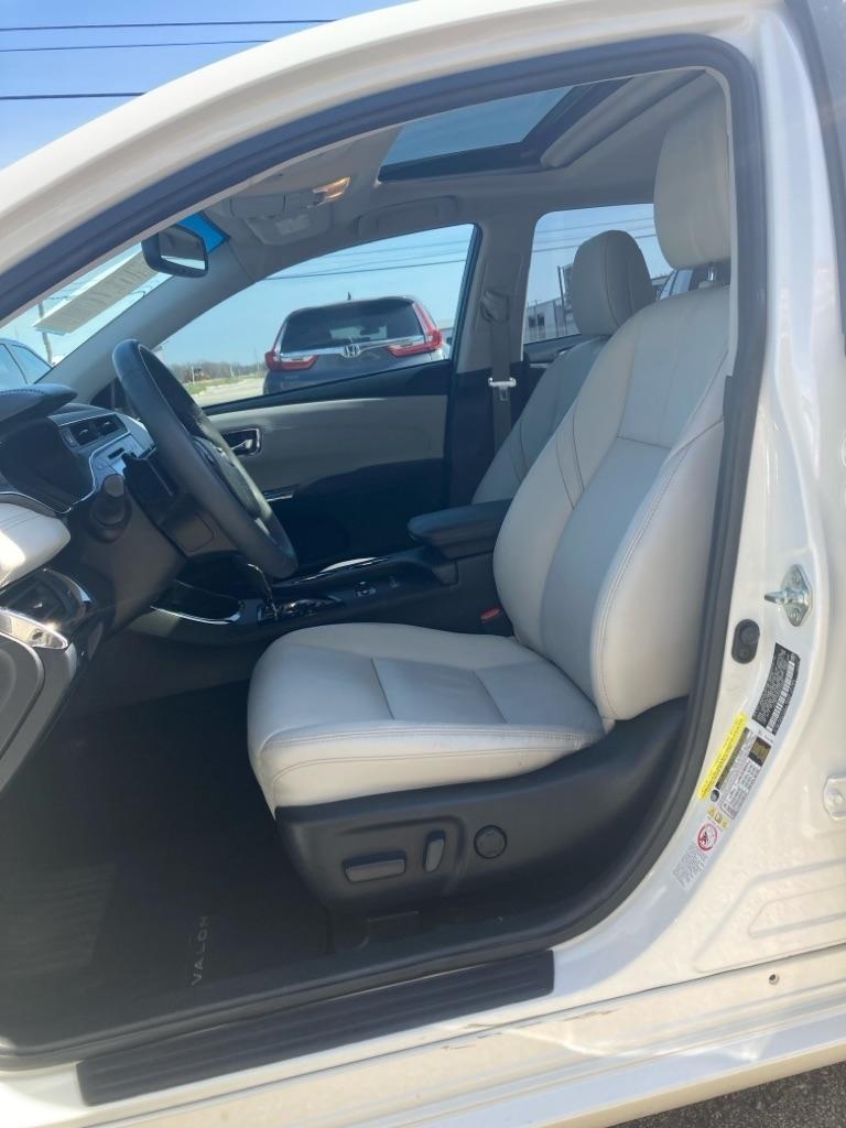 Toyota Avalon XLE 2016