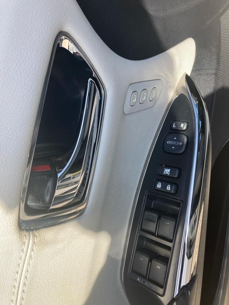 Toyota Avalon XLE 2016