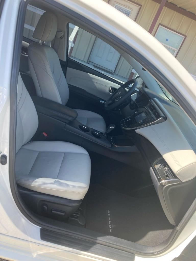 Toyota Avalon XLE 2016