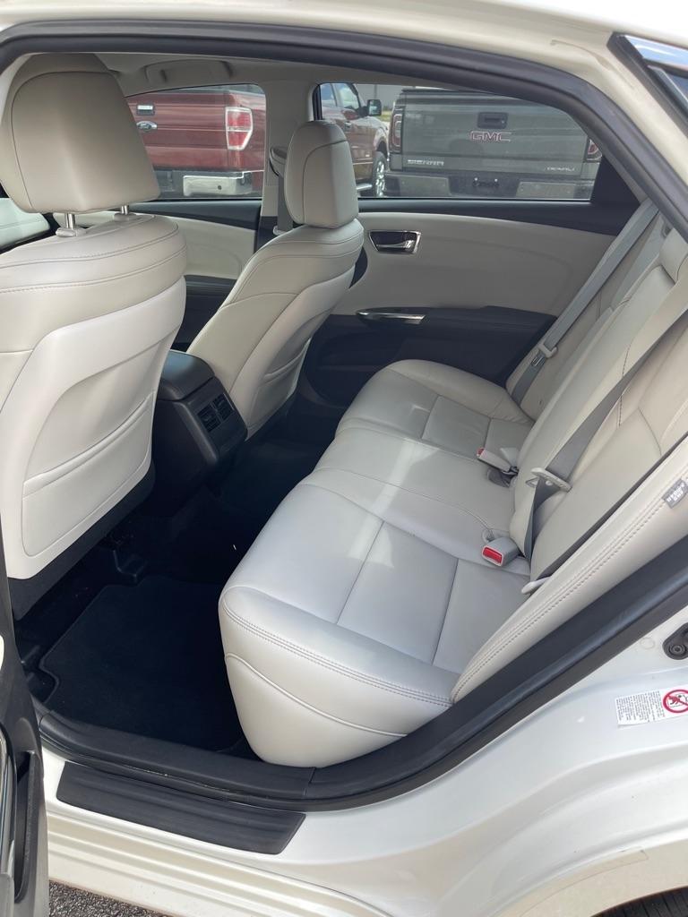 Toyota Avalon XLE 2016