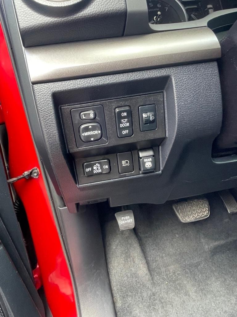 Toyota Tundra SR5 5.7L V8 CrewMax 2WD 2019