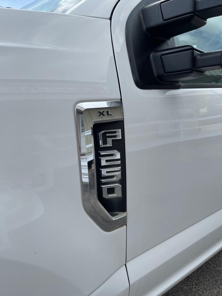 Ford F-250 SD XL Crew Cab 2WD 2018