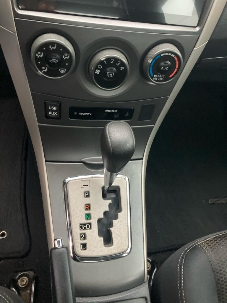 Toyota Corolla L 5-Speed MT 2012