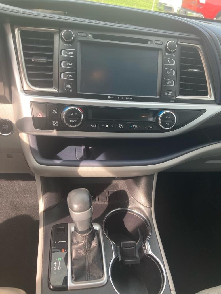 Toyota Highlander Limited FWD V6 2018