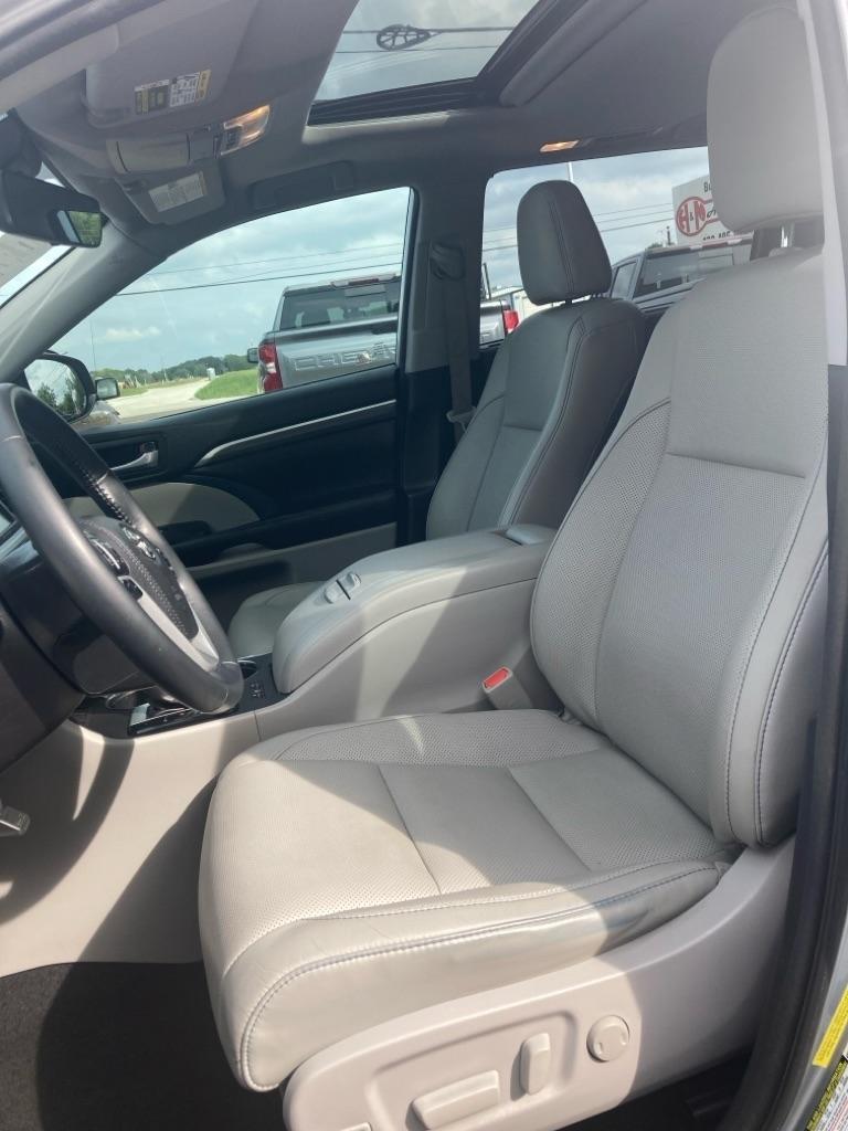 Toyota Highlander Limited FWD V6 2018