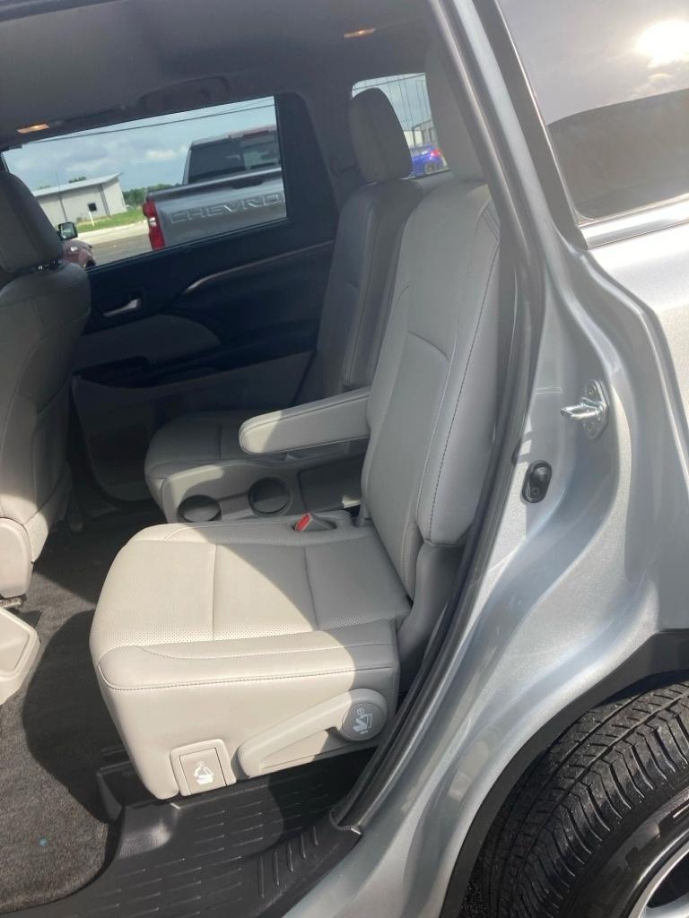 Toyota Highlander Limited FWD V6 2018
