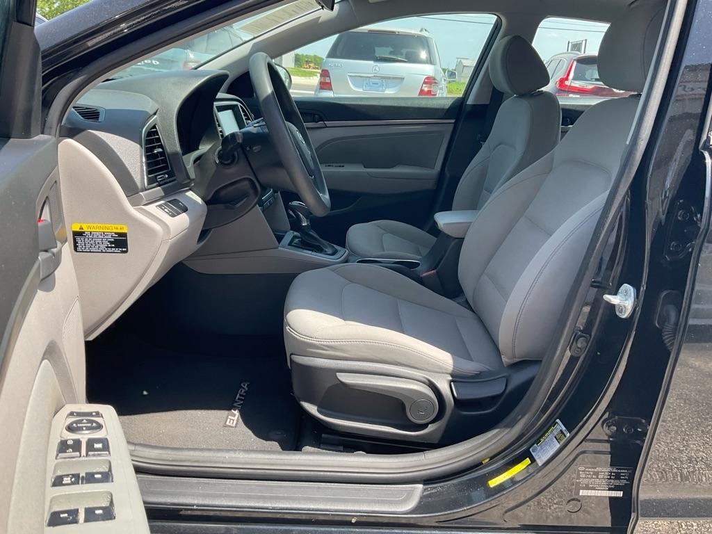 Hyundai Elantra Value Edition 6A 2017