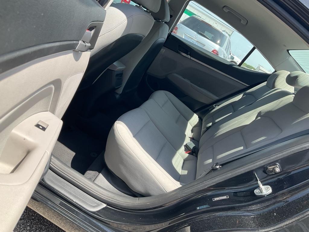 Hyundai Elantra Value Edition 6A 2017