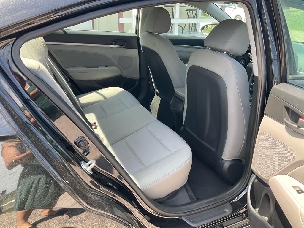 Hyundai Elantra Value Edition 6A 2017