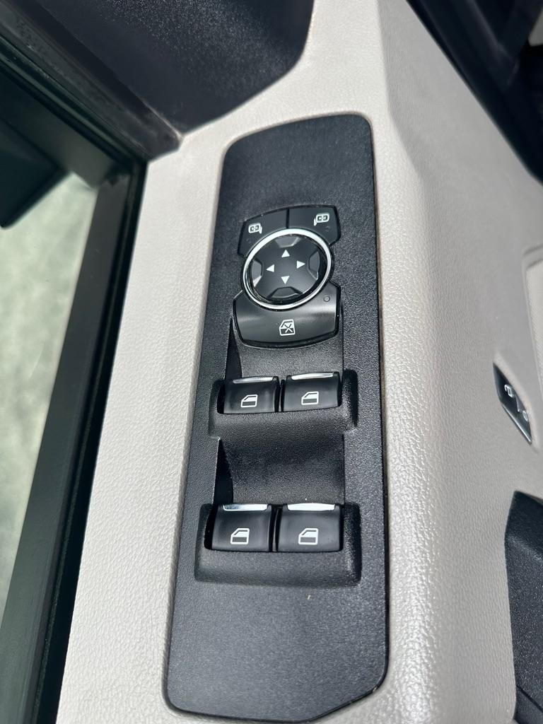 Ford F-350 SD XL Crew Cab Long Bed DRW 4WD 2021